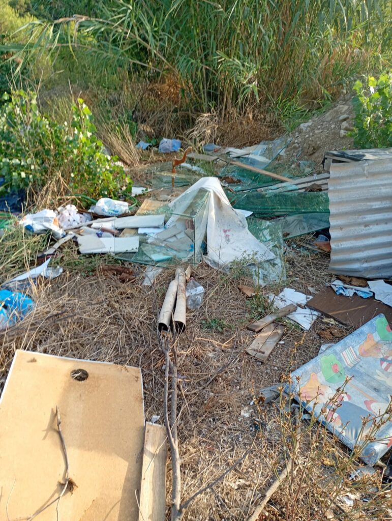 Πάτρα: Μήνυση στον δήμο για ανεξέλεγκτη χωματερή, κίνδυνο πυρκαγιάς και εγκατάλειψη ζώων ΒΙΝΤΕΟ-ΦΩΤΟ