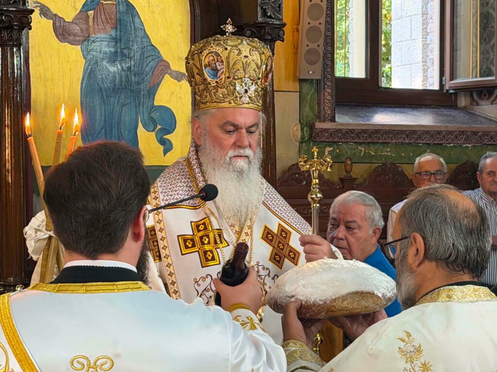 Αρχιερατική θεία λειτουργία στην Κέρτεζη με Ιερώνυμο