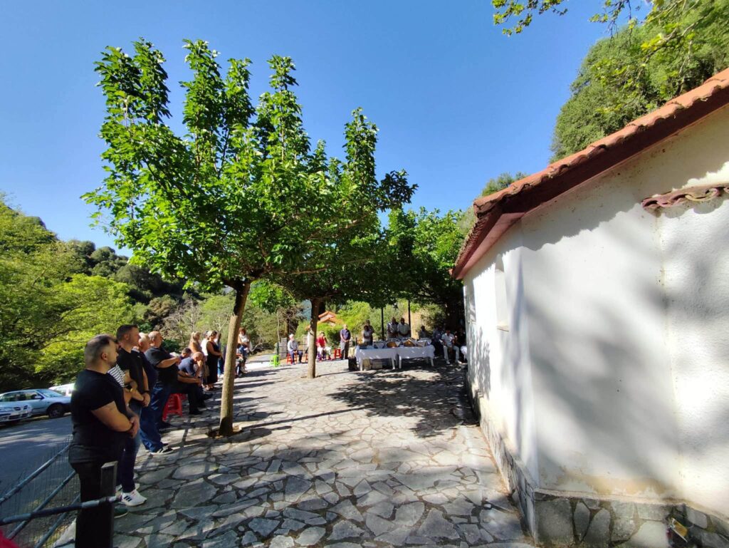 Θεία Λειτουργία για την Αγία Παρασκευή στο Παλαιό Πάος ΦΩΤΟ