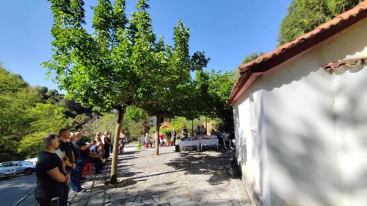 Θεία Λειτουργία για την Αγία Παρασκευή στο Παλαιό Πάος ΦΩΤΟ