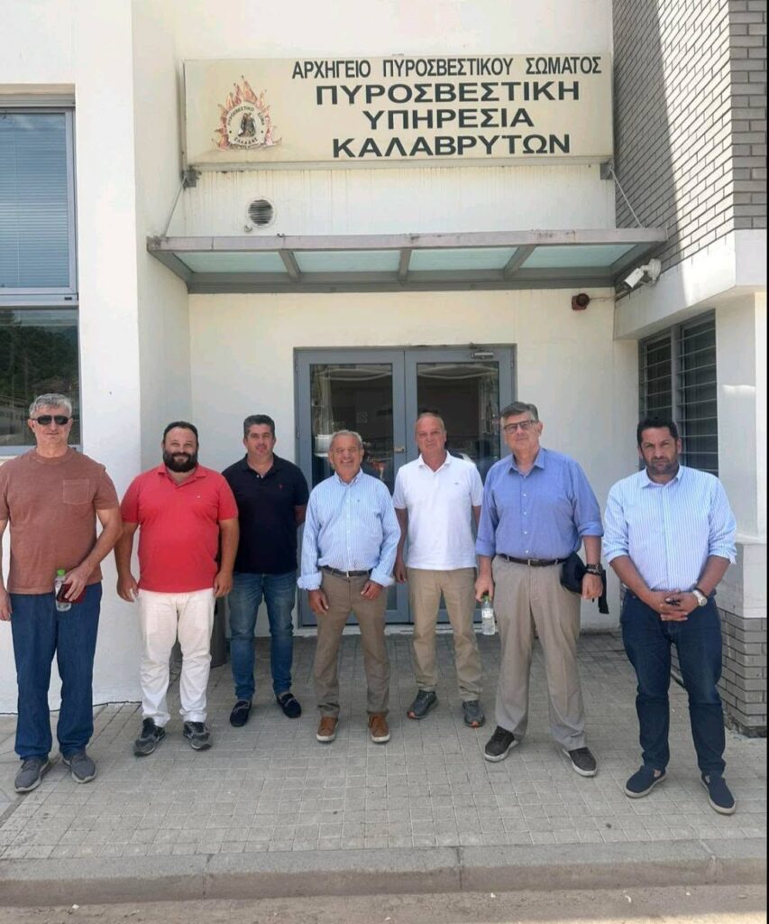 Αχαΐα: Κλιμάκιο του ΠΑΣΟΚ επισκέφθηκε Πυροσβεστικές Υπηρεσίες ΦΩΤΟ