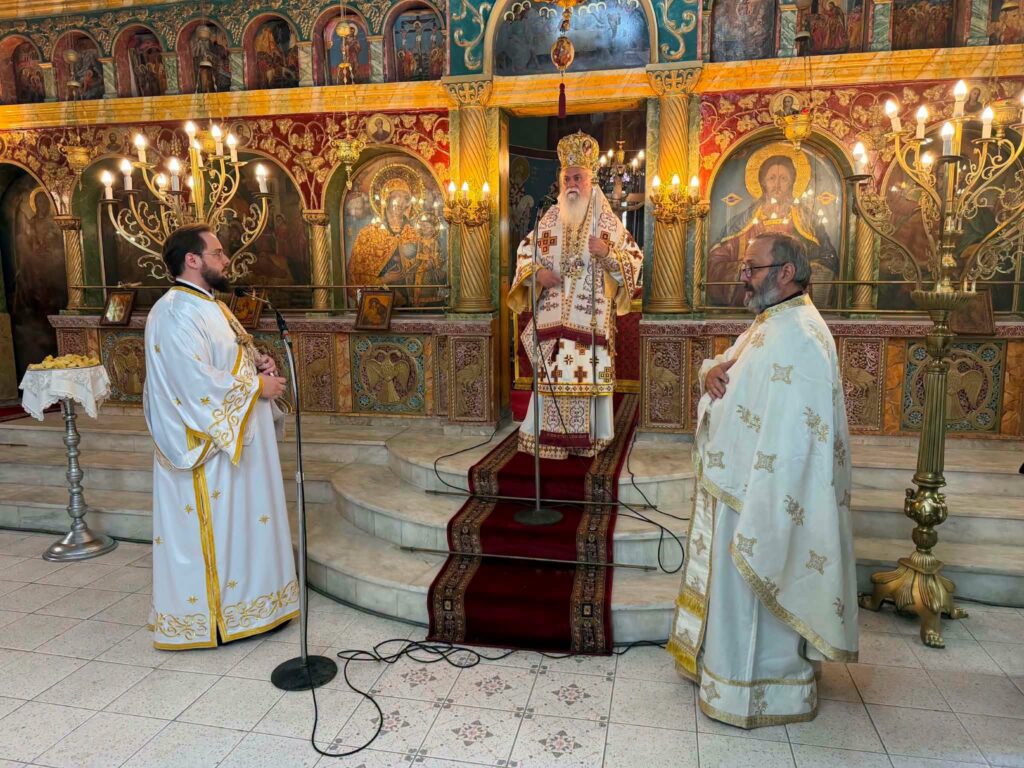 Αρχιερατική θεία λειτουργία στην Κέρτεζη με απονομή οφφικίου ΦΩΤΟ