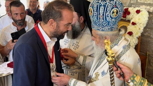 Αχαΐα: Τιμητική διάκριση στον Ν. Φαρμάκη στη Δίβρη και αυτοψία στα έργα πρόσβασης προς τη Μονή Χρυσοπηγής ΒΙΝΤΕΟ - ΦΩΤΟ