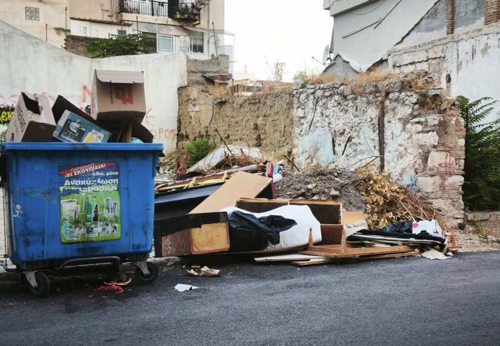 Πάτρα: Η βρομερή εικόνα των Προσφυγικών διαψεύδει το αφήγημα των «λαϊκών γειτονιών» Πελετίδη ΦΩΤΟ