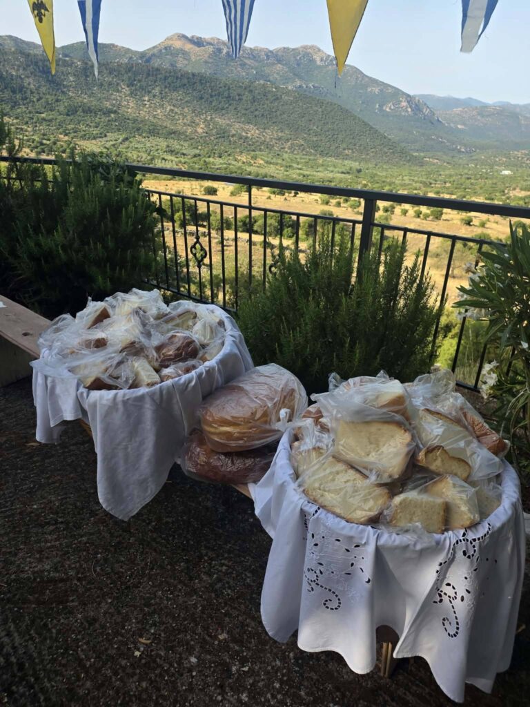 Γιορτή στο ξωκλήσι της Αγίας Παρασκευής στη Λυκούρια ΦΩΤΟ