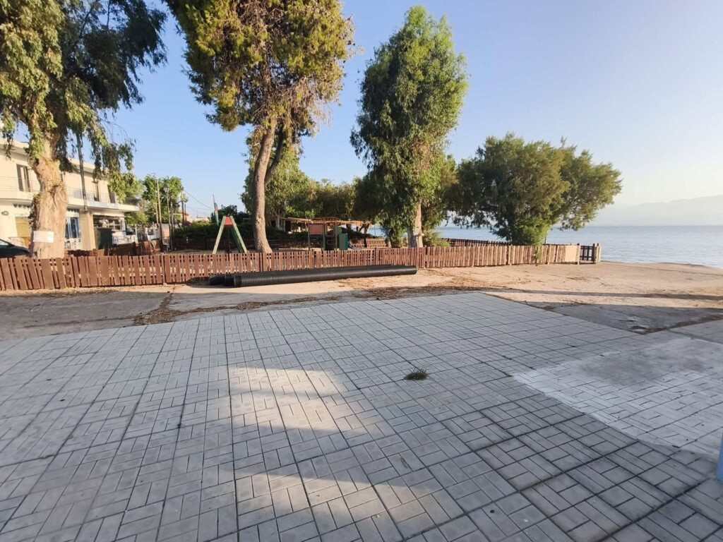Ψαθόπυργος: Αγανάκτηση για την μία αλλά ακατάλληλη Παιδική Χαρά εν μέσω καλοκαιριού ΦΩΤΟ