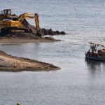 Αχαΐα: Προσέφυγε στην εισαγγελέα η Περιφέρεια για το «επικίνδυνο» Λιμανάκι Κρυονερίου μετά το μπλόκο καθαρισμού του ΦΩΤΟ