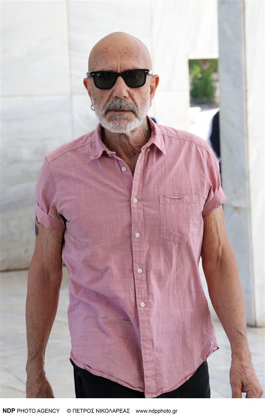 Πάολα Ρεβενιώτη: Ρίγη συγκίνησης στο τελευταίο «αντίο» ΦΩΤΟ