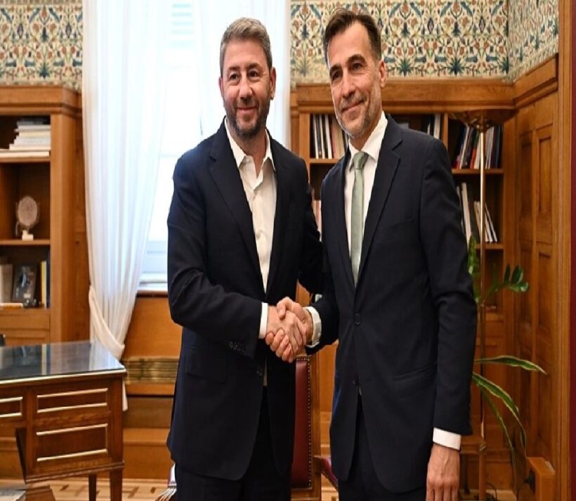 Επίσημα στο ΠΑΣΟΚ ο Μιχάλης Χουρδάκης