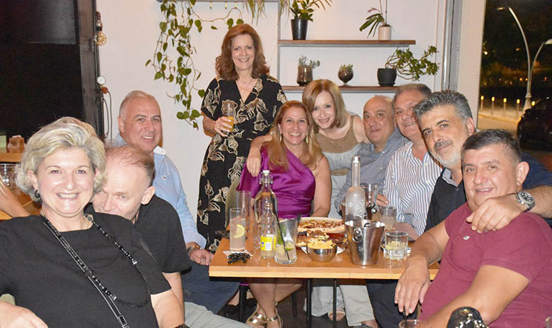 Στο Αίγιο reunion από το 1ο και 2ο Λύκειο, το 1985 ΦΩΤΟ 9 Στο Αίγιο reunion από το 1ο και 2ο Λύκειο, το 1985 ΦΩΤΟ