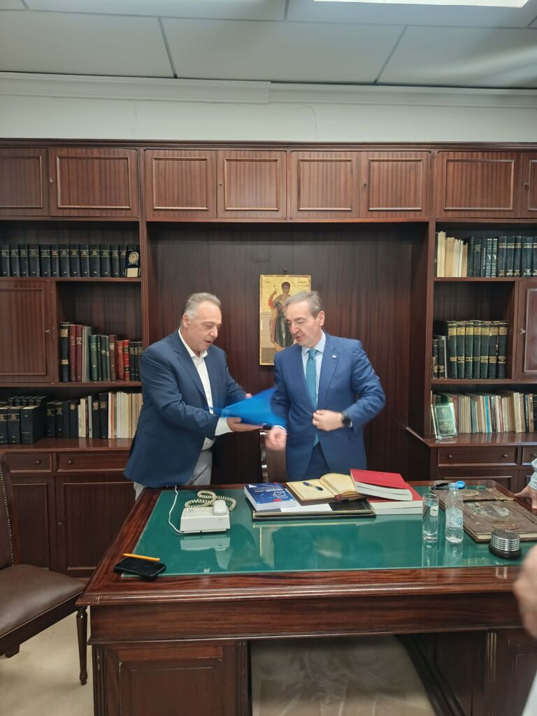 Πάτρα: Στους εμπόρους ο υφυπουργός Δικαιοσύνης Ιωάννης Μπούγας για ζητήματα της αγοράς ΦΩΤΟ
