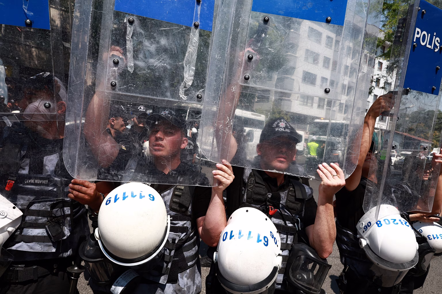 ΝΑΤΟ υπό αστυνομικό κλοιό στην Άγκυρα – Επεισόδια σε διαμαρτυρία πριν τη Σύνοδο ΦΩΤΟ 6 ΝΑΤΟ υπό αστυνομικό κλοιό στην Άγκυρα – Επεισόδια σε διαμαρτυρία πριν τη Σύνοδο ΦΩΤΟ