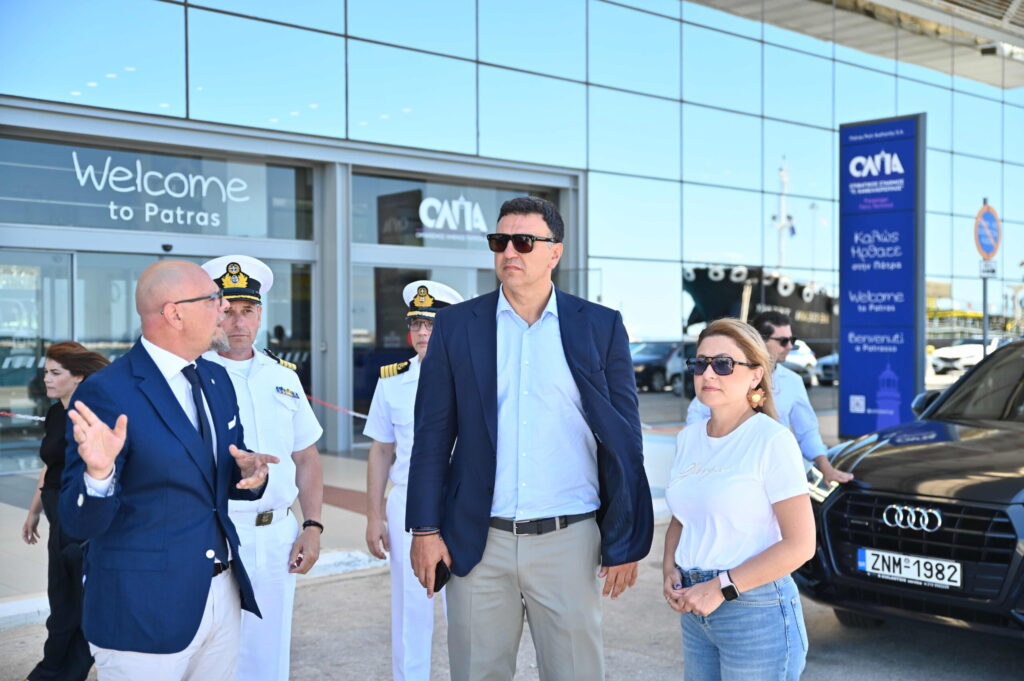 Πάτρα: Ο Κικίλιας στον ΟΛΠΑ για το αναπτυξιακό σχέδιο του Λιμανιού ΦΩΤΟ-BINTEO 12 Πάτρα: Ο Κικίλιας στον ΟΛΠΑ για το αναπτυξιακό σχέδιο του Λιμανιού ΦΩΤΟ-BINTEO