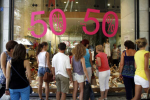 Πάτρα: Ανακοινώθηκαν οι Θερινές εκπτώσεις, με αστερίσκους για τους Εμπόρους