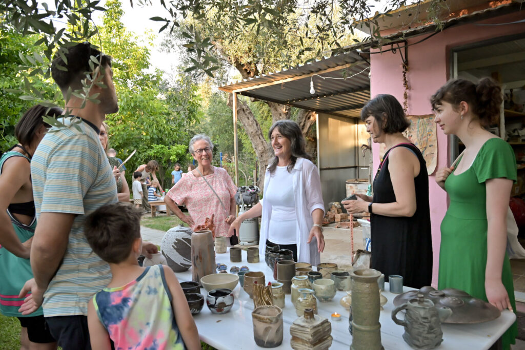 Χειροποίητες κεραμικές δημιουργίες της Τότας Κοντόγεωργα στα Ροΐτικα ΦΩΤΟ 33 Χειροποίητες κεραμικές δημιουργίες της Τότας Κοντόγεωργα στα Ροΐτικα ΦΩΤΟ