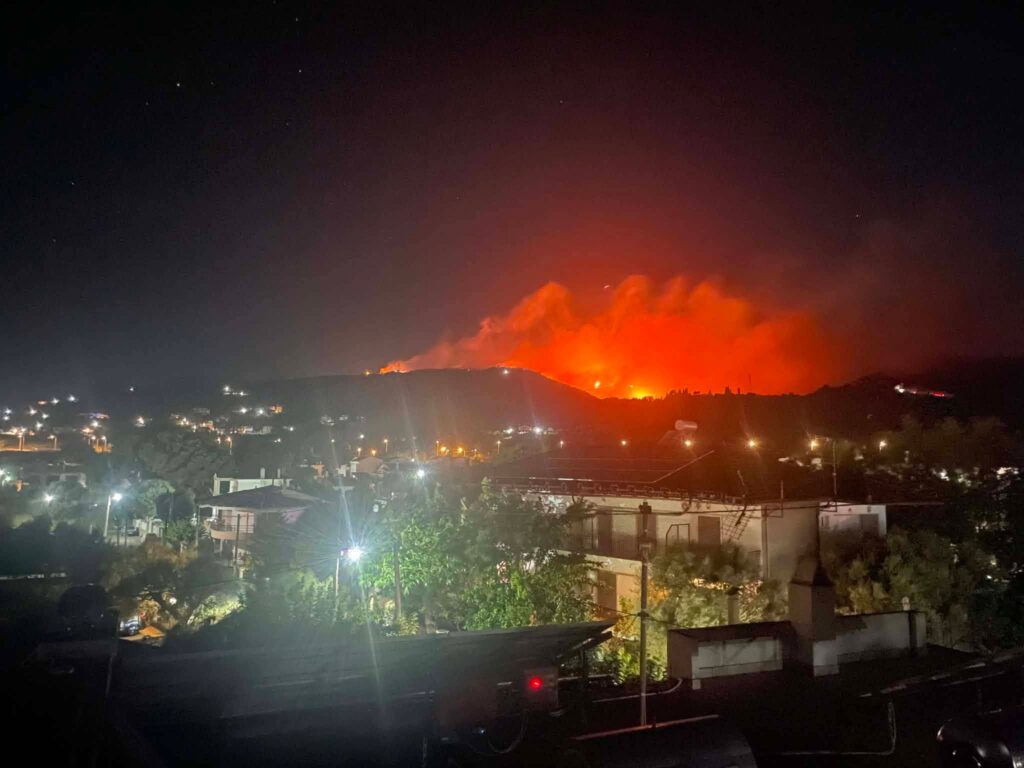 Αχαΐα: Πύρινη κόλαση κοντά στο Αίγιο - Εκκενώσεις χωριών - Κάτοικοι και Πολιτική Προστασία στο Patrapress ΒΙΝΤΕΟ-ΦΩΤΟ