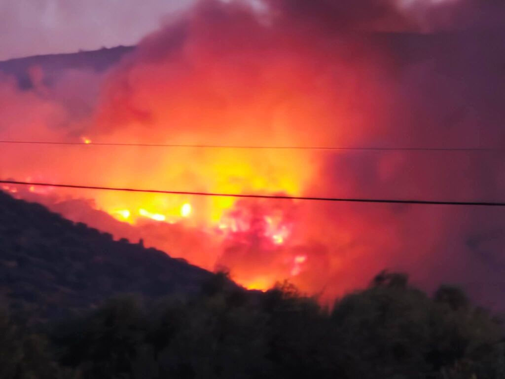 Αχαΐα: Πύρινη κόλαση κοντά στο Αίγιο - Εκκενώσεις χωριών - Κάτοικοι και Πολιτική Προστασία στο Patrapress ΒΙΝΤΕΟ-ΦΩΤΟ