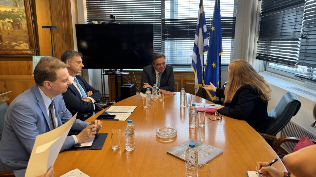 Στο επίκεντρο η φέτα και το ελαιόλαδο στη συνάντηση Σχοινά – Θεοχάρη με την πρέσβη της Αυστραλίας