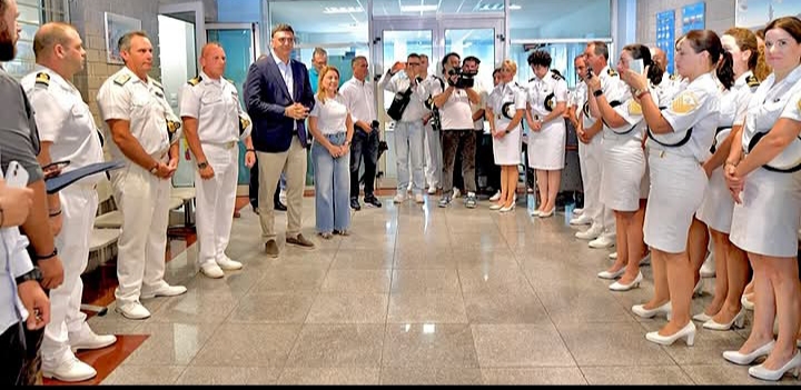 Πάτρα: Ο υπουργός Ναυτιλίας Βασίλης Κικίλιας σε λιμάνι, δημαρχείο, μητρόπολη ΦΩΤΟ