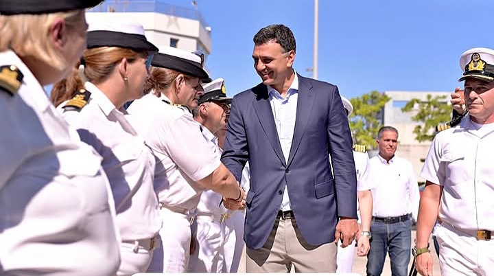 Πάτρα: Ο υπουργός Ναυτιλίας Βασίλης Κικίλιας σε λιμάνι, δημαρχείο, μητρόπολη ΦΩΤΟ