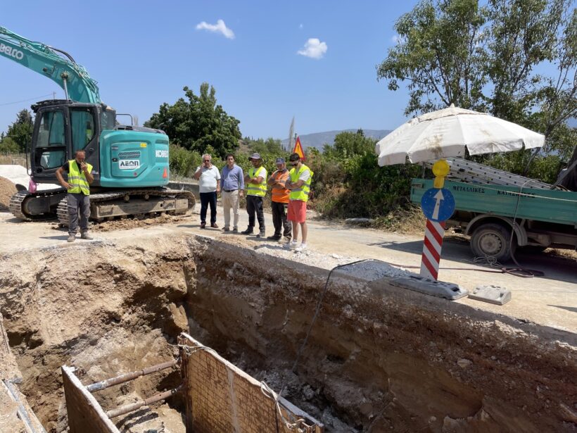 Πάτρα: Επιδιόρθωση βλάβης σε κεντρικό αγωγό από την ΔΕΥΑΠ 4 Εργασίες επιδιόρθωσης βλάβης σε κεντρικό αγωγό στην Πάτρα, με εκσκ…