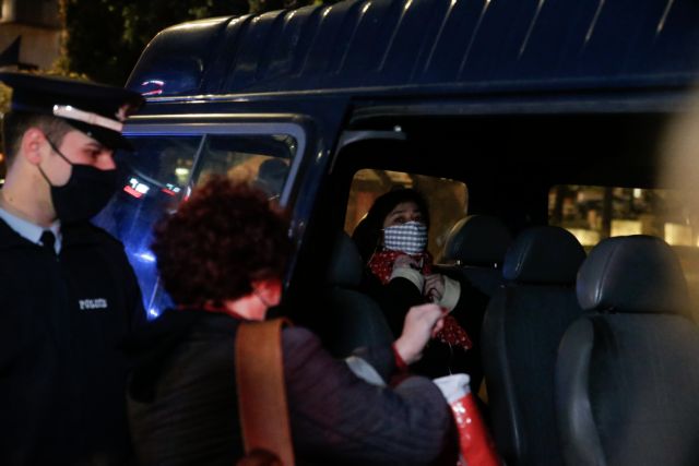 Ηλεία: Τρεις συλλήψεις γυναικών σε νυχτερινά καταστήματα