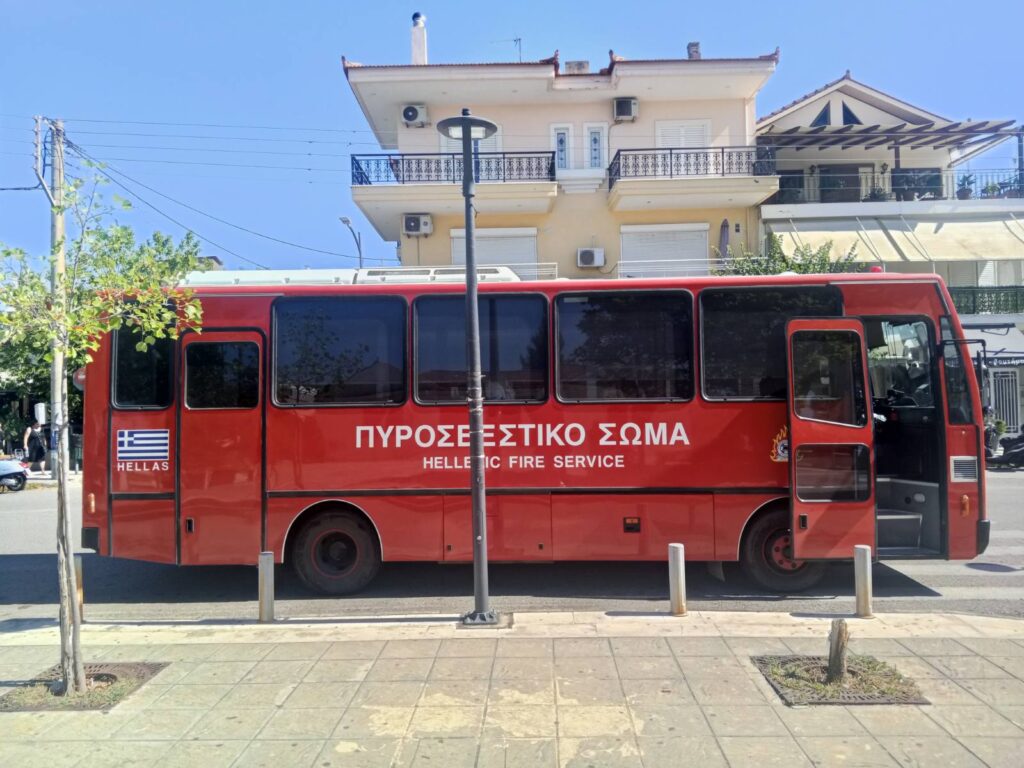 Αγρίνιο: Σπαρακτικό «αντίο» για τον 27χρονο πυροσβέστη ΦΩΤΟ