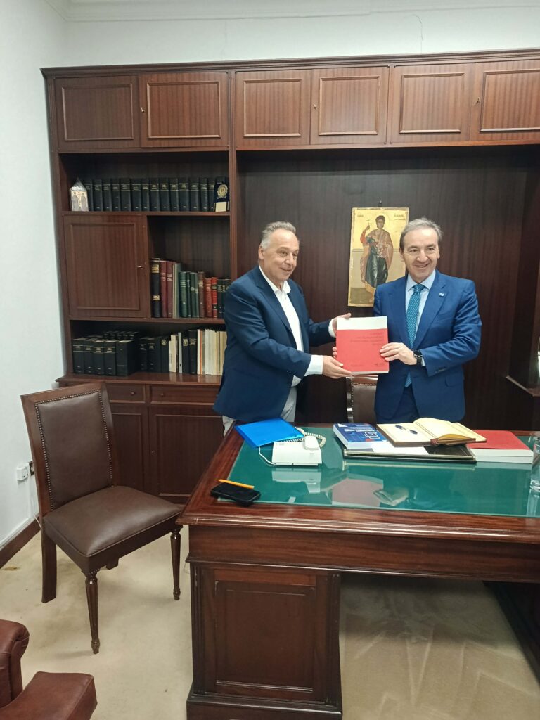 Πάτρα: Στους εμπόρους ο υφυπουργός Δικαιοσύνης Ιωάννης Μπούγας για ζητήματα της αγοράς ΦΩΤΟ