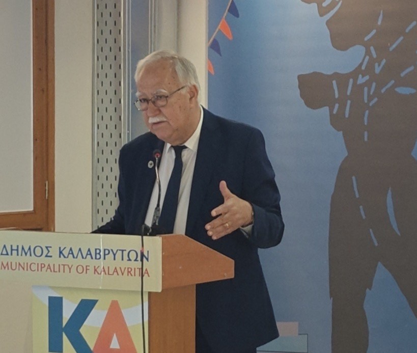 Εγκαινιάστηκε στα Καλάβρυτα η Έκθεση για τα 100 χρόνια του Θεάτρου Σκιών ΦΩΤΟ