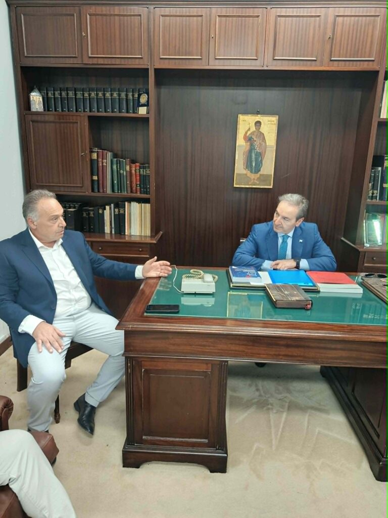 Πάτρα: Στους εμπόρους ο υφυπουργός Δικαιοσύνης Ιωάννης Μπούγας για ζητήματα της αγοράς ΦΩΤΟ