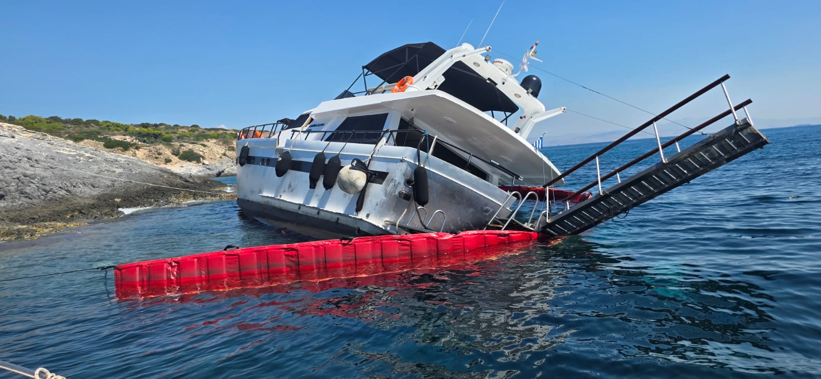 ΠΕΠΙΕΘ: Έκκληση για εγκαταλελειμμένο σκάφος μετά από προσάραξη στην Αίγινα - ΦΩΤΟ 13 ΠΕΠΙΕΘ: Έκκληση για εγκαταλελειμμένο σκάφος μετά από προσάραξη στην Αίγινα - ΦΩΤΟ