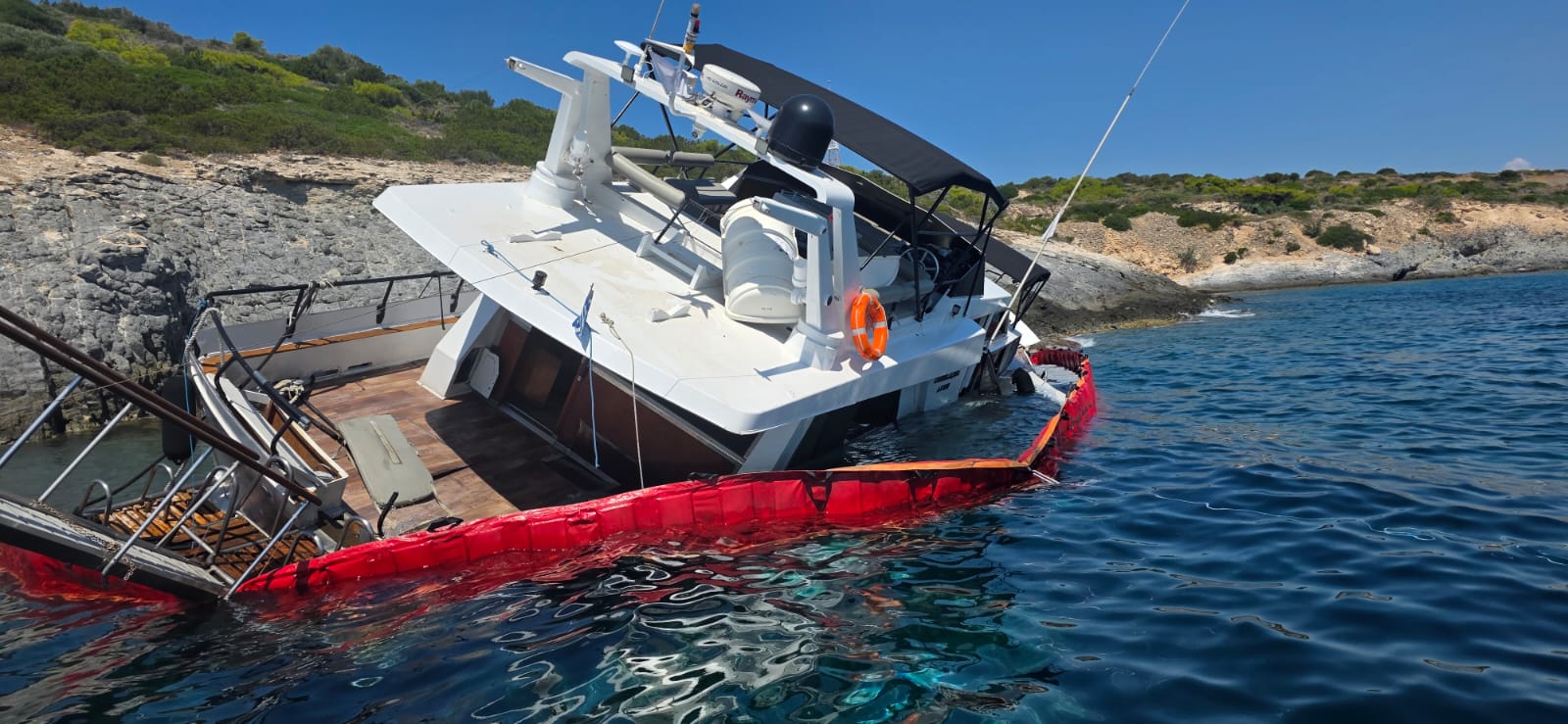 ΠΕΠΙΕΘ: Έκκληση για εγκαταλελειμμένο σκάφος μετά από προσάραξη στην Αίγινα - ΦΩΤΟ 11 ΠΕΠΙΕΘ: Έκκληση για εγκαταλελειμμένο σκάφος μετά από προσάραξη στην Αίγινα - ΦΩΤΟ