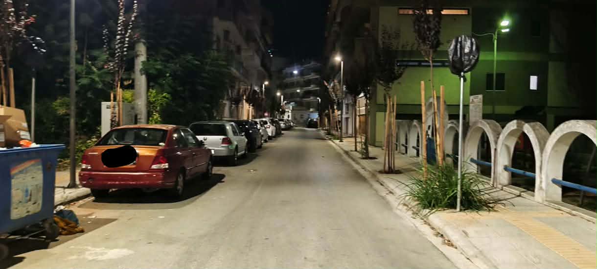 Πάτρα: Παιδική χαρά-«παγίδα» στην καρδιά της πόλης με σκουπίδια κι αγριόχορτα - Εικόνες ντροπής