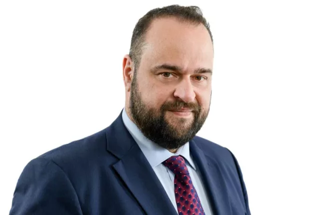 «Όχι στην αποσπασματική έγκριση της ανάπλασης του παραλιακού μετώπου»