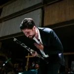 Αχαΐα: Κλαίγοντας, ο κλαρινίστας Άρης Μουγκοπέτρος στην πρώτη του εμφάνιση μετά το ατύχημα ΒΙΝΤΕΟ-ΦΩΤΟ