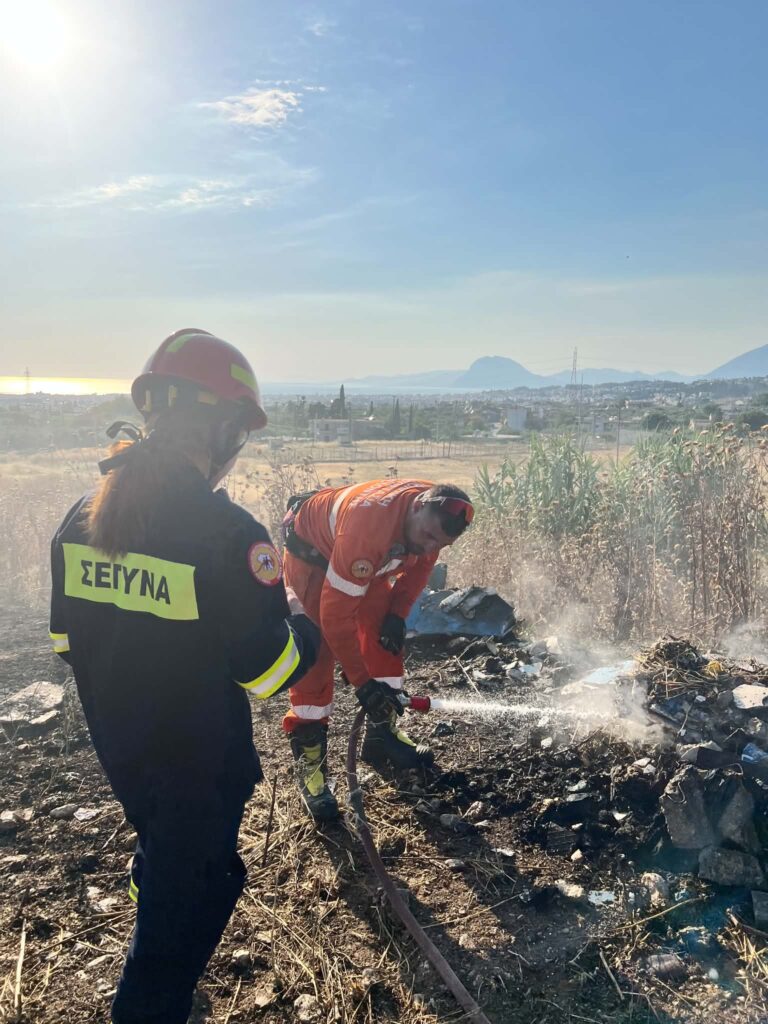 Πάτρα: Στο «τσακ» πρόλαβαν την επέκταση διπλής πυρκαγιάς στον Ριγανόκαμπο ΦΩΤΟ 31 Πάτρα: Στο «τσακ» πρόλαβαν την επέκταση διπλής πυρκαγιάς στον Ριγανόκαμπο ΦΩΤΟ