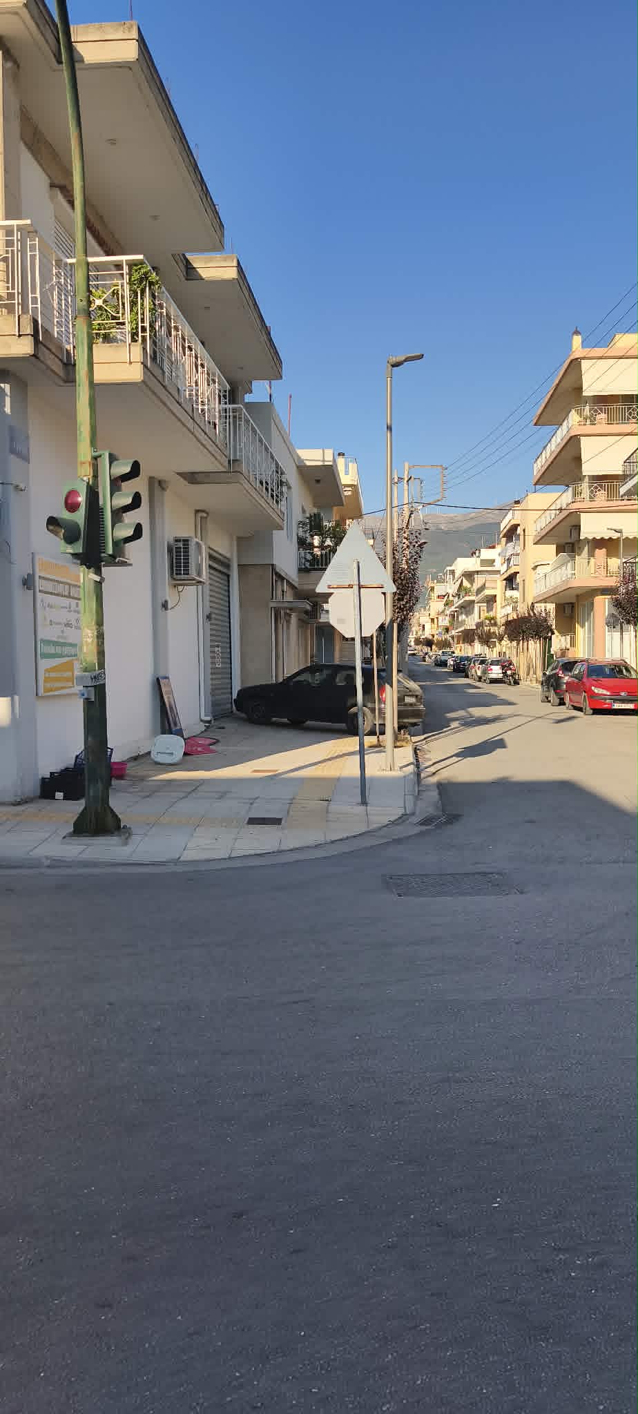 Πάτρα: Πεζοδρόμια...απροσπέλαστα από παρκαρισμένα μηχανάκια - Η νέα κανονικότητα των Αναπλάσεων - Ο Διοικητής της Τροχαίας στο Patrapress ΦΩΤΟ