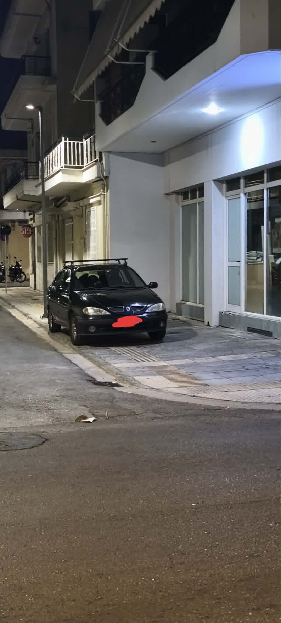 Πάτρα: Πεζοδρόμια...απροσπέλαστα από παρκαρισμένα μηχανάκια - Η νέα κανονικότητα των Αναπλάσεων - Ο Διοικητής της Τροχαίας στο Patrapress ΦΩΤΟ