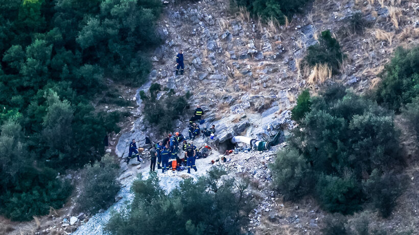Καστοριά: Μεγάλη επιχείρηση διάσωσης άνδρα σε γκρεμό 4 Άνδρας διασώζεται από πυροσβεστική