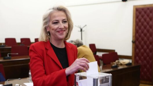 ΣΥΡΙΖΑ: Πρόεδρος η Ρένα Δούρου - Οι πρώτες δηλώσεις 12 Συρία: Προεδρικές εκλογές