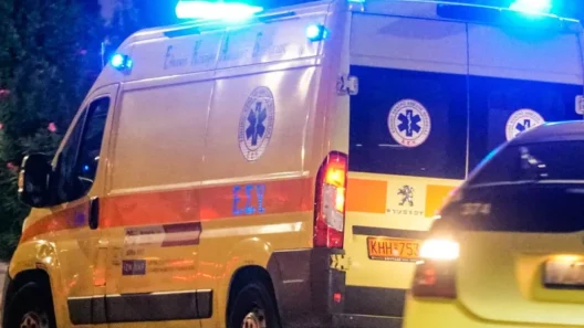 Παλαιό Φάληρο: Σύγκρουση τραμ με τρίκυκλο - Τραυματίστηκε 9χρονο κοριτσάκι 12 Παλαιό Φάληρο: Σύγκρουση τραμ με τρίκυκλο - Τραυματίστηκε 9χρονο κοριτσάκι