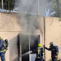 Εκρήξεις και φωτιά σε εργαστήριο με σοβαρά τραύματα