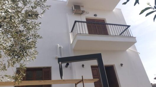 Κόνιτσα: Πέθανε άνδρας ενώ έκανε εργασίες στο σπίτι του 12 Άνδρας εργάζεται στο σπίτι