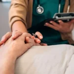 Γαλλία: Ενέκρινε τον νόμο για υποβοηθούμενη αυτοκτονία