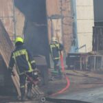 Ασπρόπυργος: 11 τραυματίες από φωτιά σε επιχείρηση ΦΩΤΟ-ΒΙΝΤΕΟ