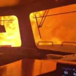 Καναδάς: Συγκλονιστικές εικόνες με τρένο περικυκλωμένο από φωτιά ΒΙΝΤΕΟ