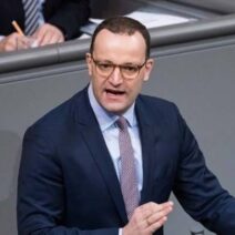 Γερμανία: Τέλος εποχής για τον Γενς Σπαν μετά τις έντονες αντιδράσεις 2 Γερμανία: Τέλος εποχής για τον Γενς Σπαν μετά τις έντονες αντιδράσεις