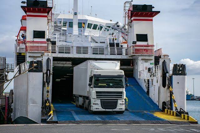 Πάτρα: Γεμάτα τα πλοία για Ιταλία – Η επιβατική κίνηση - Οι κρατήσεις - Ναυτιλιακοί πράκτορες στο Patrapress 8 Πάτρα: Γεμάτα τα πλοία για Ιταλία – Η επιβατική κίνηση - Οι κρατήσεις - Ναυτιλιακοί πράκτορες στο Patrapress