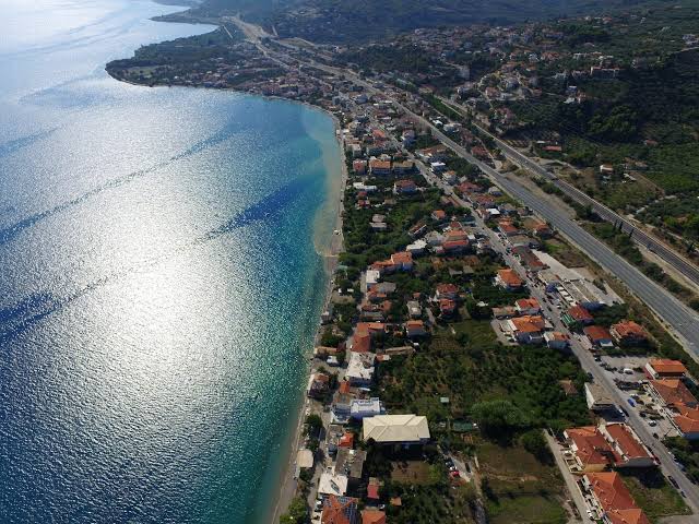 Αχαΐα: Η ακρίβεια οδήγησε σε καλοκαιρινές διακοπές όπως παλιά - Ανοίγουν τα πατρικά στα χωριά - Αιρετοί περιγράφουν την κίνηση στο Patrapress