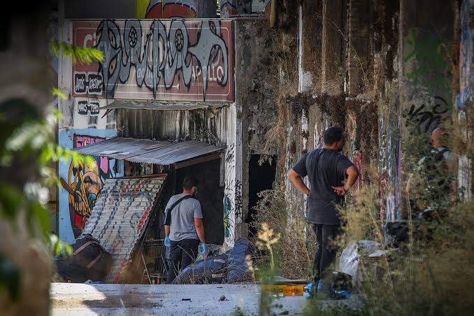 Κυψέλη: Τέλος στο μυστήριο με τη σορό που βρέθηκε σε βαλίτσα